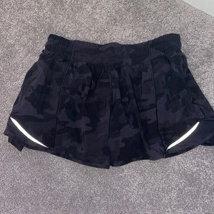 Black Camo Hotty Hot Shorts 4”